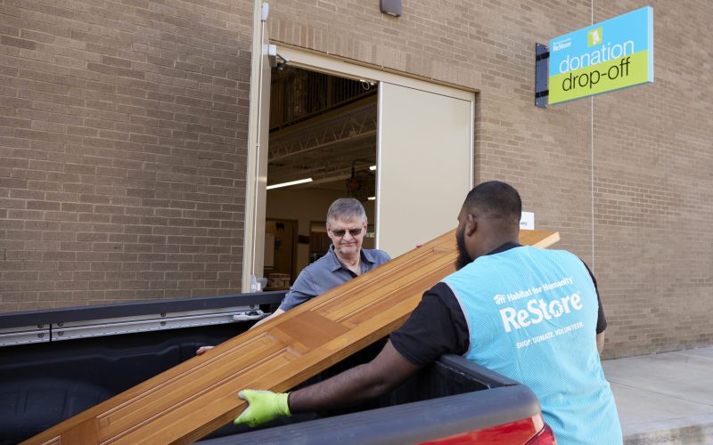 ATLANTA, GEORGIA, UNITED STATES (08/30/2022) - Donation drop-off. Atlanta Habitat for Humanity - South Fulton ReStore. ©Habitat for Humanity International/Raymond McCrea Jones